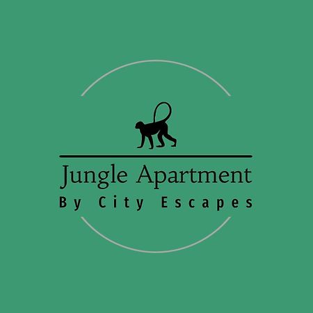 Jungle Escape, City Apartment With Parking & Terrace Chester Esterno foto