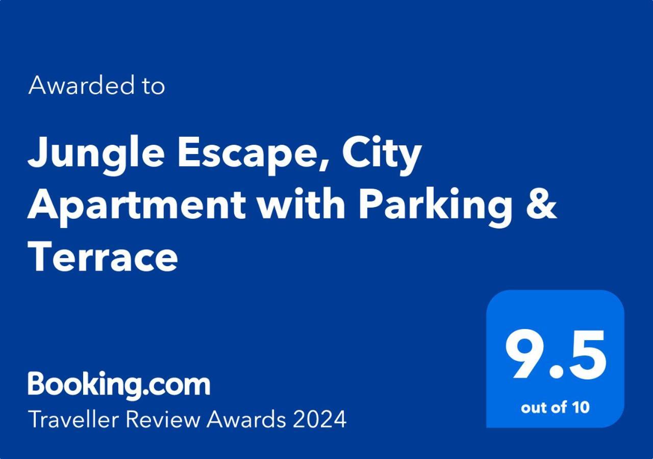 Jungle Escape, City Apartment With Parking & Terrace Chester Esterno foto