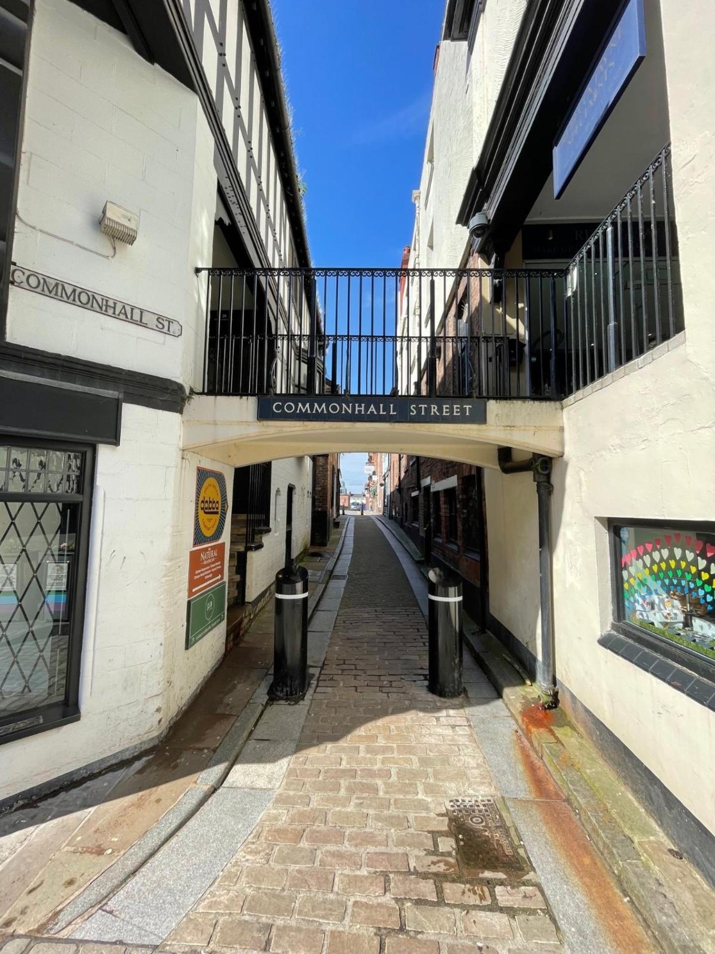 Jungle Escape, City Apartment With Parking & Terrace Chester Esterno foto